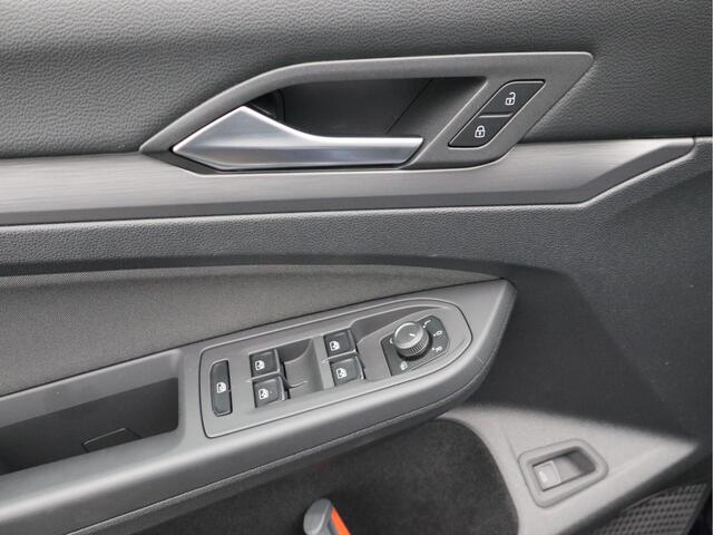 Volkswagen GOLF Variant 1.5 eTSI Style/ automaat/ lage km/ trekhaak!