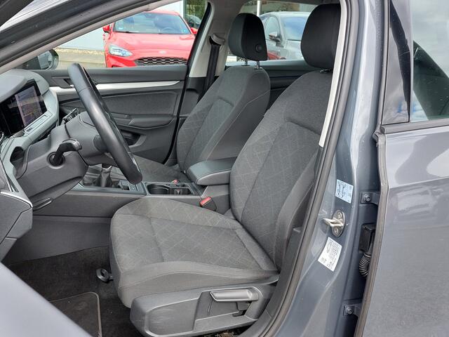 Volkswagen GOLF 1.0 TSI 110pk Life | Origineel NL | Navi | Apple Carplay+Android Auto | Clima | Adap.Cruise | Led Koplampen | Pdc V+A+Camera | Rijstrook+Licht+Regensensor | 16''lm