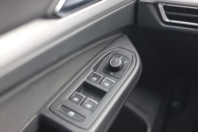 Volkswagen GOLF 1.0 eTSI AUTOMAAT | NAVI | CLIMA | 18 INCH