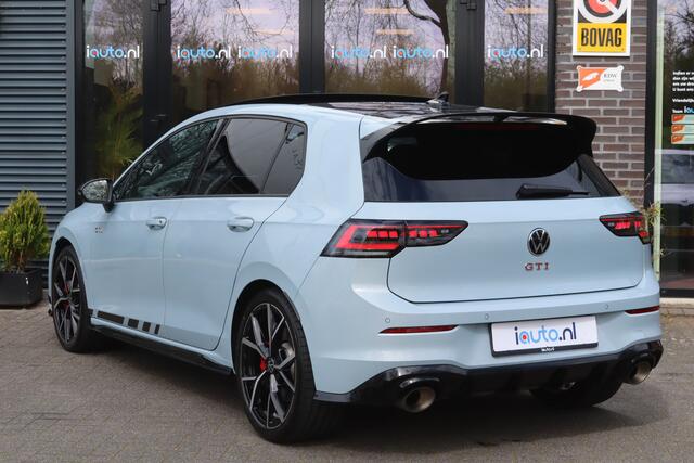 Volkswagen GOLF 2.0 TSI GTI 301PK Clubsport Akrapovic/Pano/Blackstyle/IQ.Light/Camera/Headup/19"