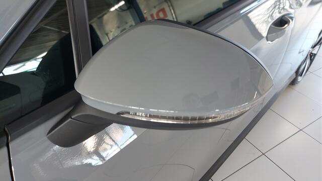 Volkswagen GOLF 1.4 TSI Hybrid GTE | Camara | Martix koplampen | Cruise Control Adaptief |