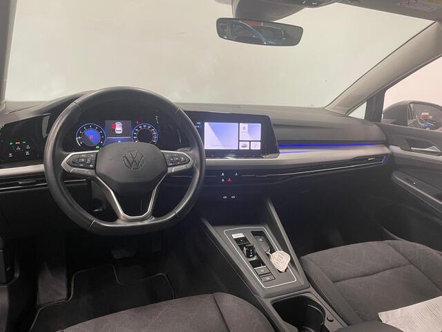 Volkswagen GOLF 1.0 eTSI DSG Life Navigatie | Apple Carplay/Android Auto | Parkeersensoren Adaptive Cruise Control | Sfeerverlichting | Virtual Cockpit | Climate Control | Lichtmetalen velgen