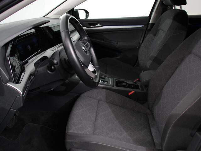 Volkswagen GOLF 1.5 eTSI DSG Active | Navigatie | Apple Carplay/Android Auto | Virtual Cockpit | Climate Control | Led | Dab | Camera | Adaptive Cruise Control | Extra Getint glas