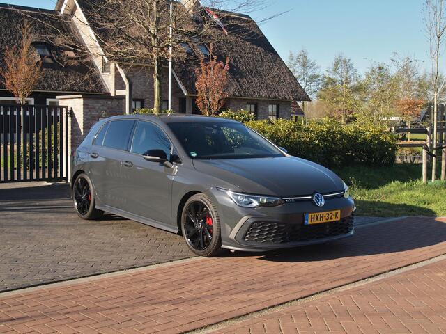 Volkswagen GOLF 1.4 eHybrid GTE | Fabrieksgarantie 06-2027 | Sfeerverlichting | Black Style Pakket | Apple Carplay | ACC |