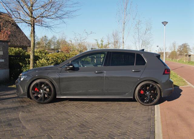 Volkswagen GOLF 1.4 eHybrid GTE | Fabrieksgarantie 06-2027 | Sfeerverlichting | Black Style Pakket | Apple Carplay | ACC |