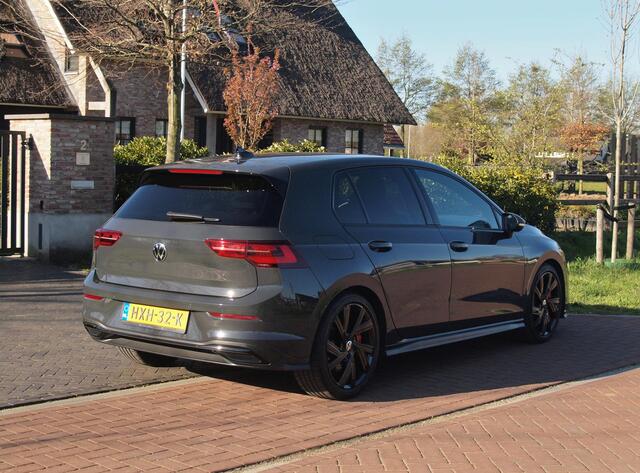 Volkswagen GOLF 1.4 eHybrid GTE | Fabrieksgarantie 06-2027 | Sfeerverlichting | Black Style Pakket | Apple Carplay | ACC |