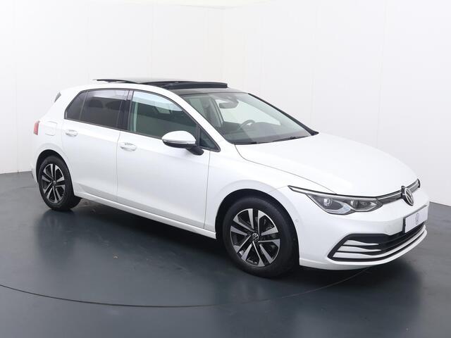 Volkswagen GOLF 1.0 eTSI Life Business | 110 PK | Automaat | Achteruitrijcamera | Adaptive cruise control | Apple Carplay/Android Auto |