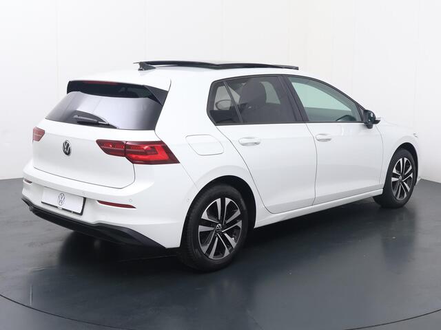 Volkswagen GOLF 1.0 eTSI Life Business | 110 PK | Automaat | Achteruitrijcamera | Adaptive cruise control | Apple Carplay/Android Auto |