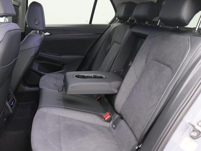 Volkswagen GOLF 1.5 eHybrid Life Edition 204PK DSG Trekhaak, Memorystoel, Ergo Active Stoelen, 17" LM Velgen, Keyless, Side Assist, Stoel-Stuurverwarming, Navi via Apple Carplay/Android Auto