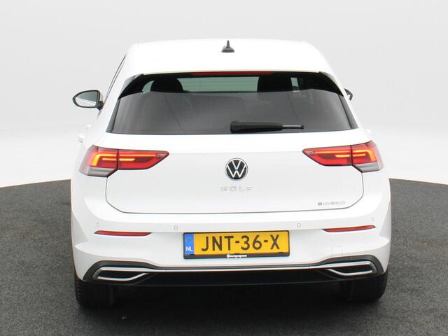 Volkswagen GOLF 1.4 eHybrid 204 Pk Automaat Style | Parkeersensoren | Climatronic | Adaptive Cruise | Stoelverwarming | CarPlay | 16 Inch | 79.772 Km !!