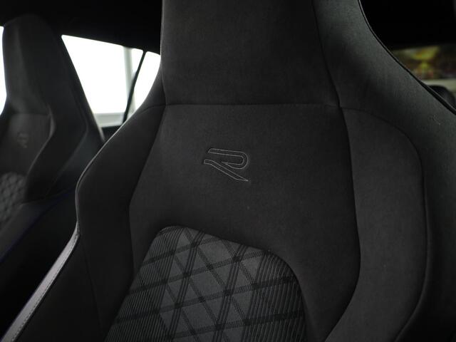 Volkswagen GOLF 1.5 eTSI R-Line Edition 150 pk Automaat (DSG) | Verlengde garantie | Navigatie via App | Panoramadak | Parkeersensoren | Achteruitrijcamera | Stoelverwarming |