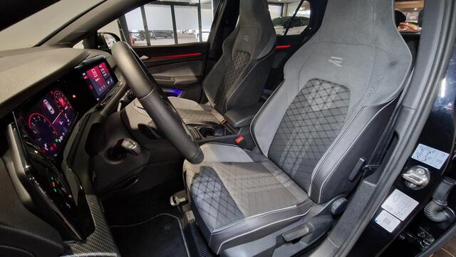 Volkswagen GOLF 1.5 eTSI R-Line | Apple Carplay/Android Auto | LED koplampen |