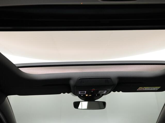 Volkswagen GOLF 1.5 eHybrid GTE 272 pk Automaat (DSG) | Verlengde garantie | Navigatie | Panoramadak | Trekhaak (wegklapbaar) | Parkeersensoren (Park assist) | Achteruitrijcamera | Lederen bekleding | Stoelverwarming/ventilatie |