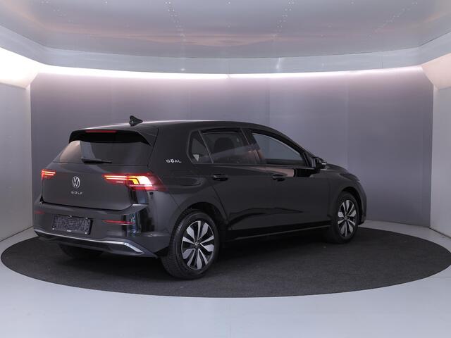 Volkswagen GOLF 1.5 TSI Life Edition GOAL 115 pk | Navigatie | Trekhaak (wegklapbaar) | Parkeersensoren | Autom. airco (3 zones) | Stoelverwarming |