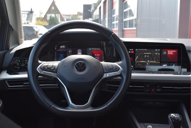 Volkswagen GOLF 1.5 TSI Life Adaptive cruise, Stoel/stuurverwarming, IQ-light, Navi, Carplay