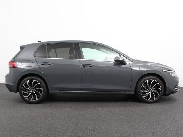 Volkswagen GOLF 1.5 eTSI 150pk DSG Style Navigatie DAB Camera Lane Assist LED Adaptive Cruise Control Keyless Go Stoelverwarming Lichtmetalen Velgen