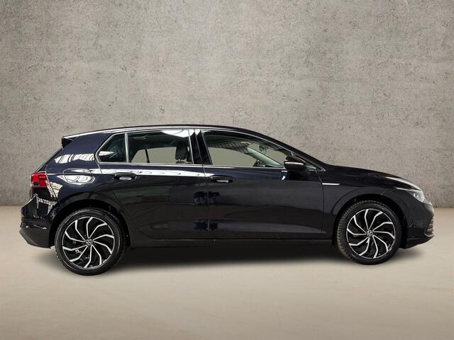 Volkswagen GOLF 1.5 TSI Sport (4 CILINDER, APPLE CARPLAY, GROOT NAVI, STUUR/STOELVERWARMING, KEYLESS, SPORTSTOELEN, PARKEERSENSOREN, CRUISE, NIEUWSTAAT)