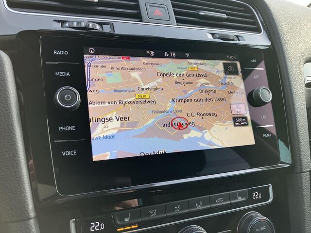 Volkswagen GOLF 1.5TSI/130PK Highline · Panoramadak · Stoelverwarming · Massage functie · Camera + Parkeersensoren