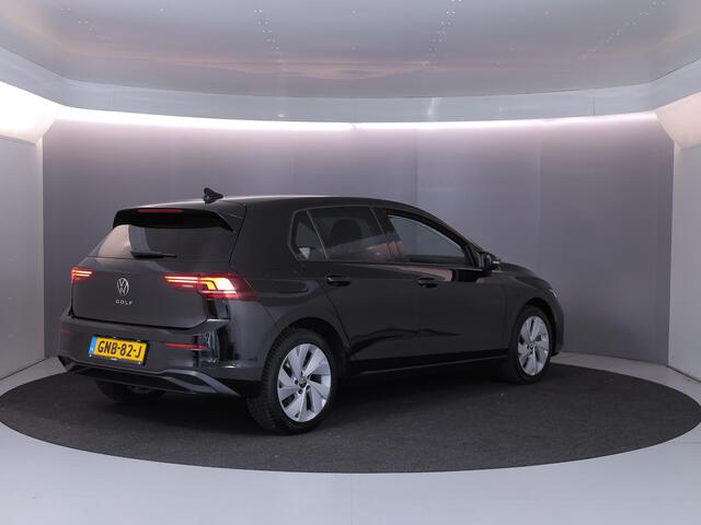 Volkswagen GOLF Life Edition 1.5 TSI 116 pk | Verlengde garantie | Navigatie via App | Parkeersensoren | Adaptieve cruise control | LED koplampen |