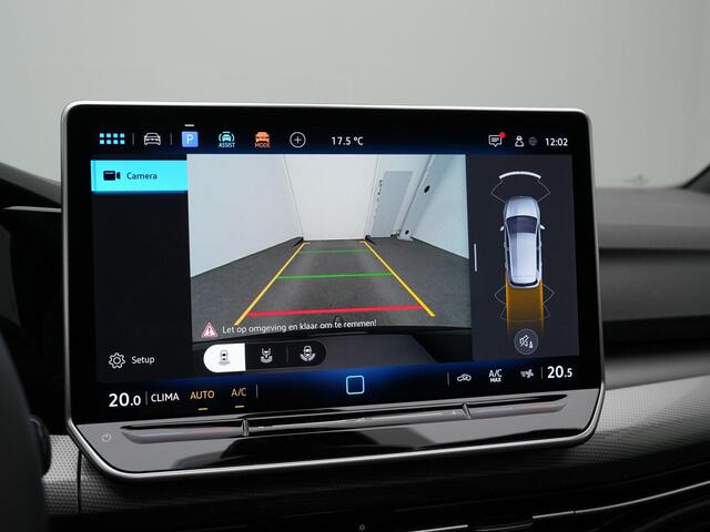 Volkswagen GOLF 1.5 eTSI 150 pk DSG 50 Edition | Panoramadak | Trekhaak | Geheugen-/massagestoel | Head-up display | IQ Light | Achteruitrijcamera