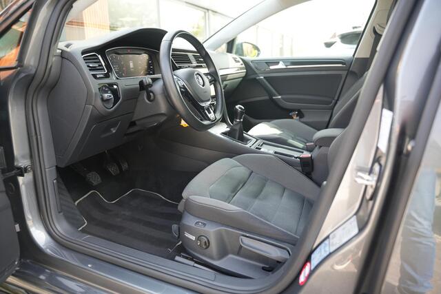 Volkswagen GOLF 1.4 TSI Highline R-line ext, Digitale dash Botsherkenning Hillhold Adaptive cruise Parkeersensoren voor + achter