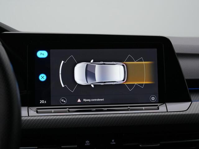 Volkswagen GOLF 1.5 eTSI 150 pk DSG R-Line | IQ Light | Navigatie | Parkeersensoren voor/achter | Carplay | Sportonderstel