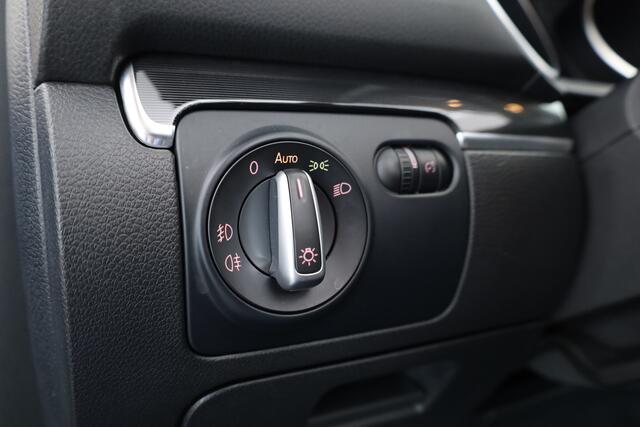 Volkswagen GOLF Cabriolet 1.2 TSI BlueMotion Exclusive Series | Orgi. NL | Navi | Stoelverw. | PDC | Bi-Xenon | Bluetooth | 18'' |