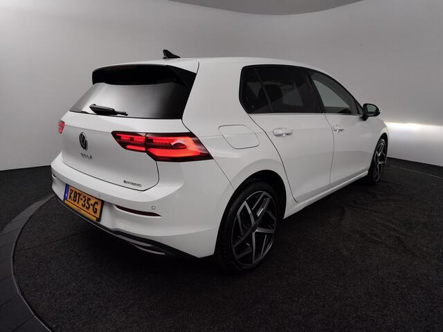 Volkswagen GOLF 1.4 eHybrid Style | Achteruitrijcamera | Stoelverwarming | Navigatie | Adaptive Cruise Control |