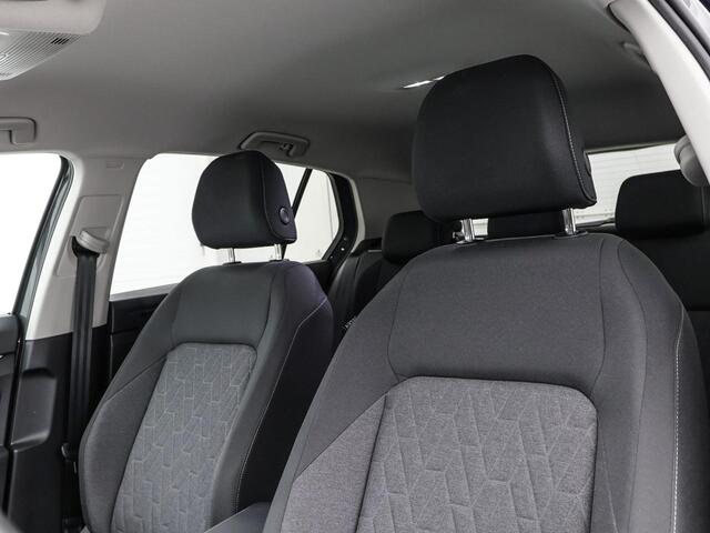 Volkswagen GOLF 1.5 eHybrid 204pk DSG Life Edition · SOH 100% · Camera · Apple/Android Car Play · P-Sensoren · Soel&-Stuurverwarming · 18'' Inch · Garantie t/m 16-06-2029 of 100.000km