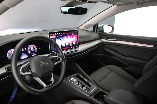 Volkswagen GOLF Life Edition 1.5 TSI eHybrid 204pk DSG Automaat Adaptive cruise control, Achteruitrijcamera, LED koplampen, App connect, Parkeersensoren