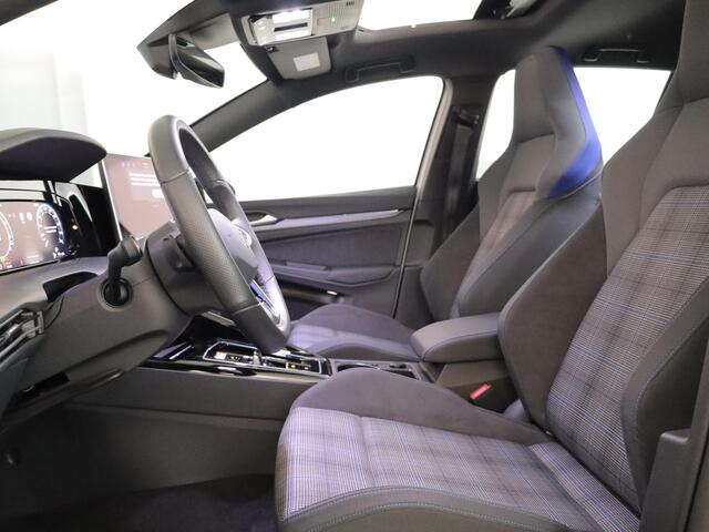 Volkswagen GOLF 1.5 eHybrid GTE 272 PK DSG PHEV | Panorama dak | Head up Display | 18" LM velgen | 360 graden camera |