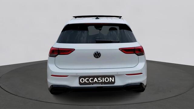 Volkswagen GOLF 1.5 eTSI 130pk DSG R-Line Business | Black Style | Panoramadak | 18" |