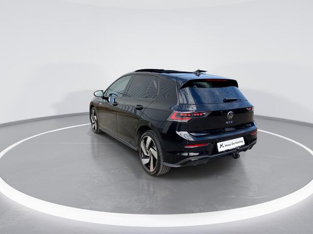 Volkswagen GOLF 1.5eHybrid 200kW/272PK Black Style GTE · Panoramadak · Leder · Trekhaak · Camera · Apple/Android Car Play · Garantie t/m 11-06-2030 of 100000km