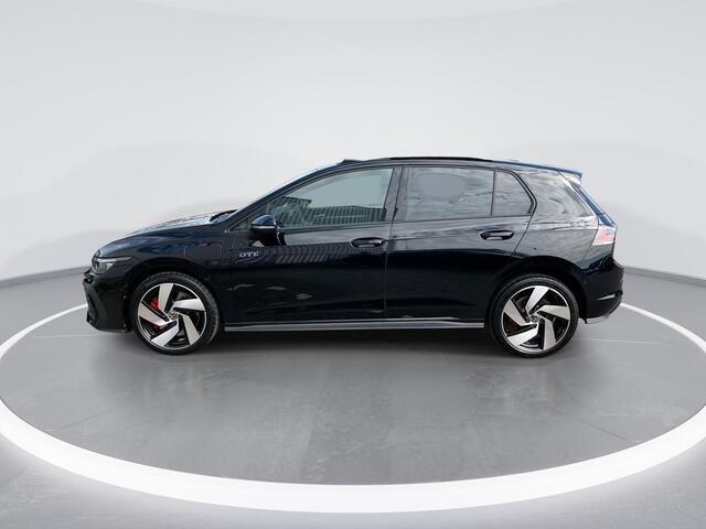 Volkswagen GOLF 1.5eHybrid 200kW/272PK Black Style GTE · Panoramadak · Leder · Trekhaak · Camera · Apple/Android Car Play · Garantie t/m 11-06-2030 of 100000km