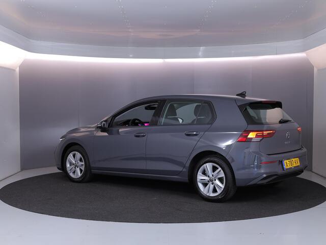 Volkswagen GOLF 1.0 TSI Life 110PK | Sfeerverlichting | Clima | Parkeersensoren | Lichtmetaal |