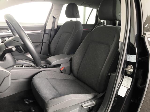 Volkswagen GOLF Variant 1.0 eTSI Life | 110 pk Automaat (DSG) | Verlengde garantie | Navigatie | Parkeersensoren | Achteruitrijcamera | LED koplampen |17" All season banden |