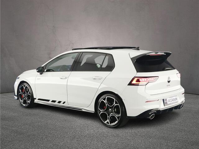 Volkswagen GOLF GTI Clubsport 2.0 TSI 300pk DSG Automaat Panoramadak, Black Style, LED matrix koplampen, Harman Kardon audio, Adaptive cruise control, Achteruitrijcamera