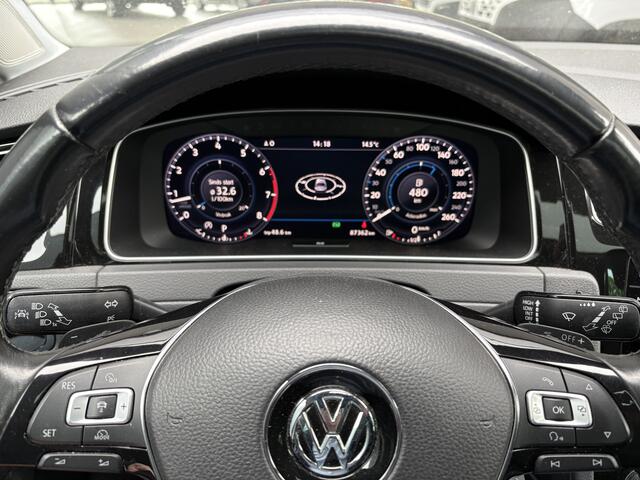 Volkswagen GOLF 1.4 TSI Highline Business R Airco - Apple carplay - Schuifkanteldak - Parkeersensor - Stoelverwarming - Navigatie - Achteruitrijcamera - Mistlampen - Cruise control - Licht metalen velgen 17 inch - Led verlichting - Blu - Dakspoiler - Elektrische ramen -