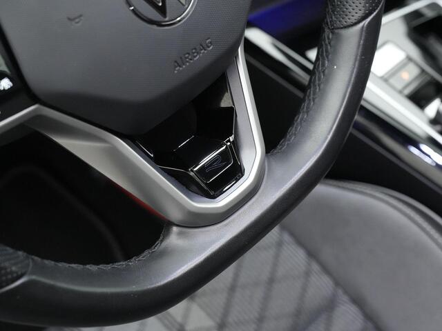 Volkswagen GOLF 1.5 eTSI 150 pk DSG R-Line | Panoramadak | Head-up display | Achteruitrijcamera | Stuur-/stoelverwarming