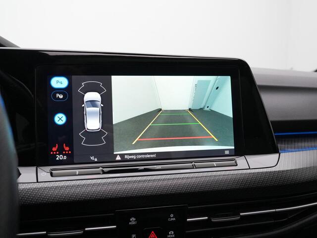 Volkswagen GOLF 1.5 eTSI 150 pk DSG R-Line | Panoramadak | Head-up display | Achteruitrijcamera | Stuur-/stoelverwarming