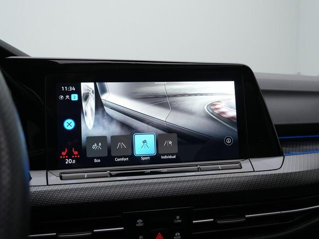 Volkswagen GOLF 1.5 eTSI 150 pk DSG R-Line | Panoramadak | Head-up display | Achteruitrijcamera | Stuur-/stoelverwarming
