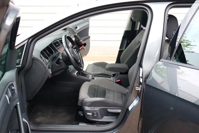Volkswagen GOLF Variant 1.5 TSI Comfortline Business O.a: Pano, Stoelverw, ACC, Navi, Clima, Cruise, PDC, Etc. All-in prijs!