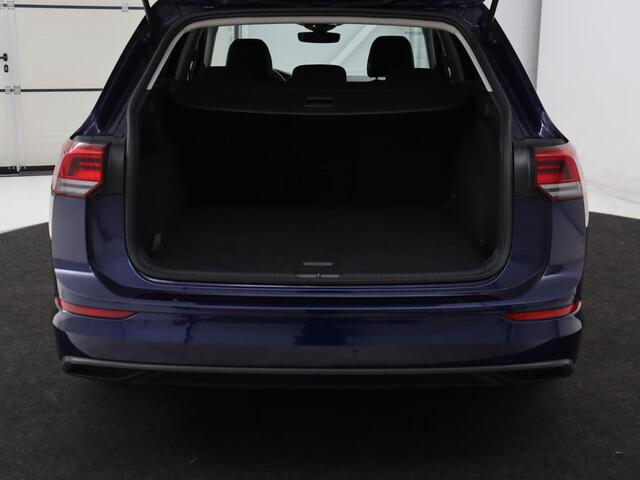 Volkswagen GOLF 1.0 TSI Life | Camera | Carplay | Park Assist | Adaptive cruise | Navigatie | Sfeerverlichting | Full LED | Climate control | Digital Cockpit | Climate control | Bluetooth
