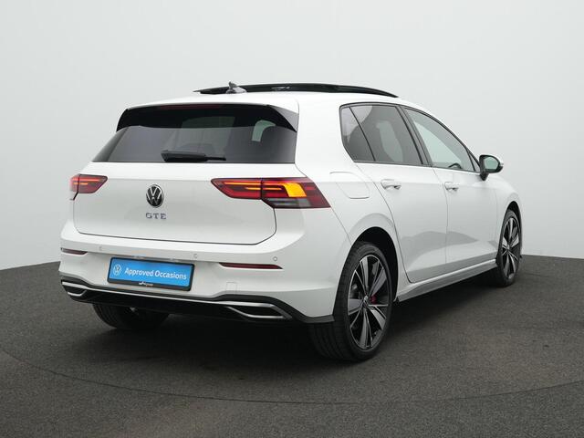 Volkswagen GOLF 1.4 eHybrid 245 pk GTE | Panoramadak | Trekhaak | Stuur-/stoelverwarming | Parkeersensoren voor/achter