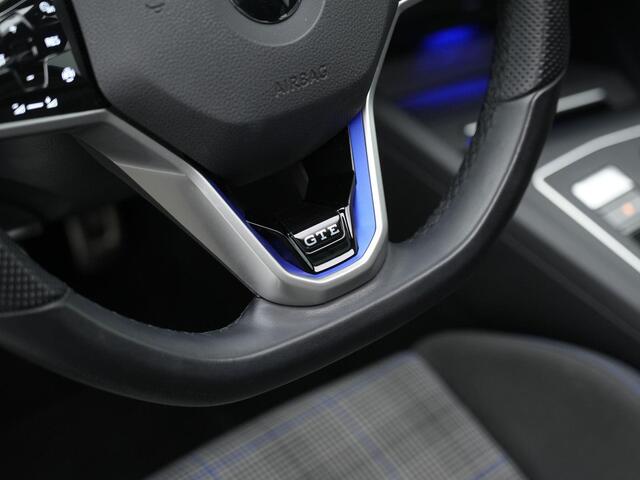 Volkswagen GOLF 1.4 eHybrid 245 pk GTE | Panoramadak | Trekhaak | Stuur-/stoelverwarming | Parkeersensoren voor/achter