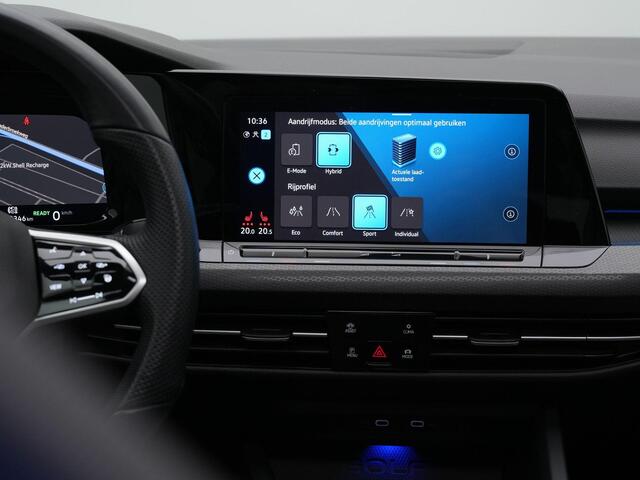 Volkswagen GOLF 1.4 eHybrid 245 pk GTE | Panoramadak | Trekhaak | Stuur-/stoelverwarming | Parkeersensoren voor/achter