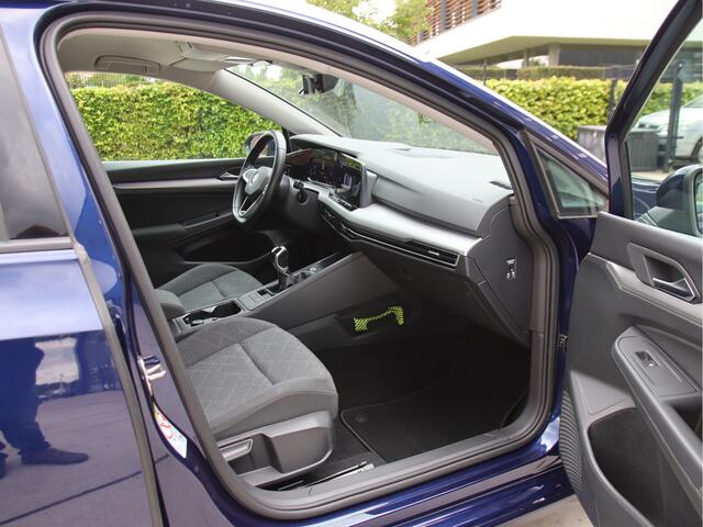 Volkswagen GOLF 1.0 TSI Life Digital Cockpit, FULL LED, ACC, PDC SALE!!