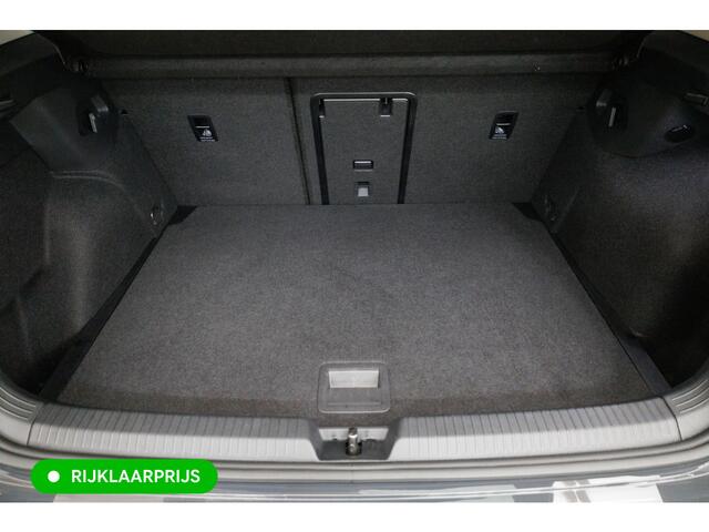 Volkswagen GOLF 1.5 eTSI GOAL edition All-season | Navigatie | PDC V+A | Stoel- stuurverwarming Privacy glas, Travel Assist, Adaptive cruise, App-connect