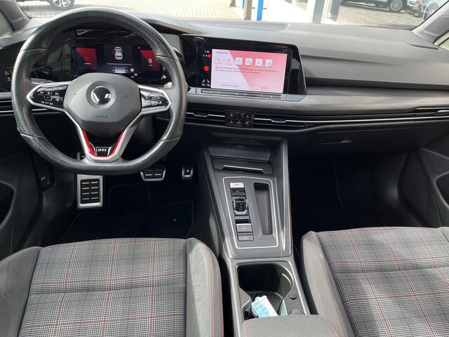 Volkswagen GOLF 2.0 TSI GTI / AUTOMAAT/ 245 PK/ PANO/ CAMERA/ PARK. SENSOREN/ IQ. LIGHT/ VIRTUAL COCKPIT/ STOELVERWARM./ ADAPT. CRUISE/ NAVI/ CLIMA/ 18" LMV