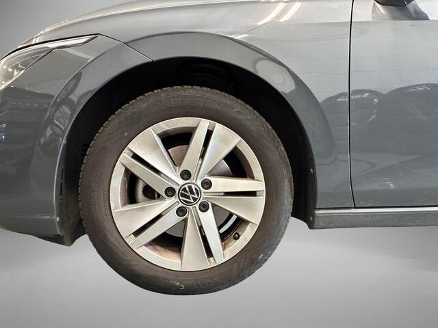 Volkswagen GOLF 1.0 eTSI 110pk DSG Life · Camera · Apple/Android Car Play · ACC · Sfeerverlichting · Navigatie · Draadloze Telefoonlader · Garantie t/m 06-02-2028 of 100.000km
